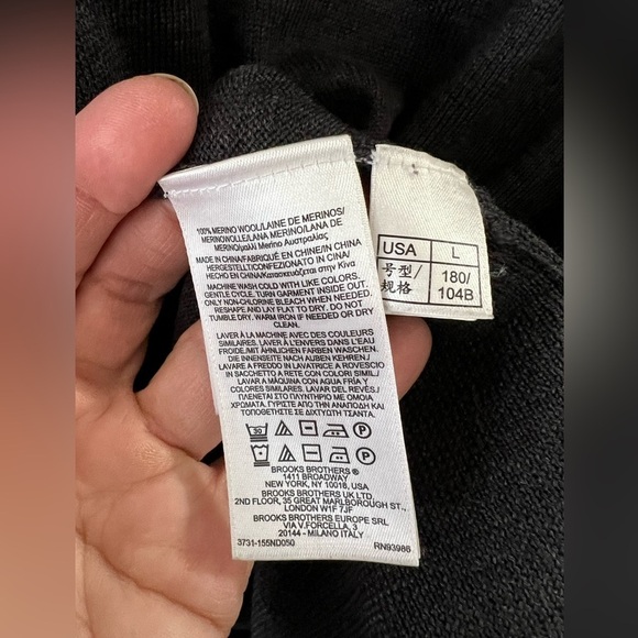 Brooks Brothers Italian Yarn Men’s V-neck - size L - 100% merino wool - Picture 5 of 5